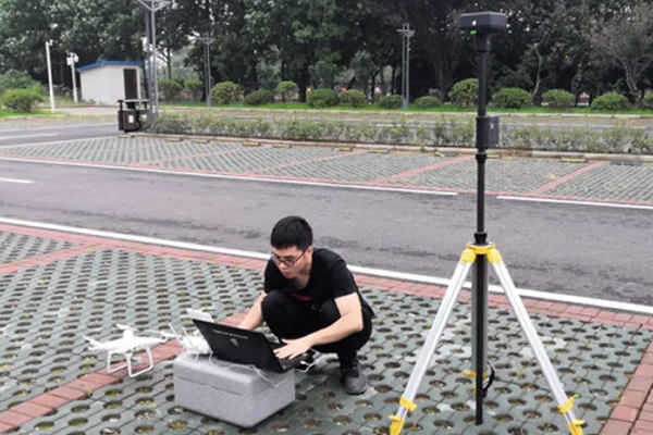 這一份精靈4PRTK解決方案無人機(jī)地形測量測試報告請查收! 